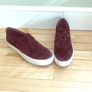 NEW STEVE MADDEN Slides (size 9)